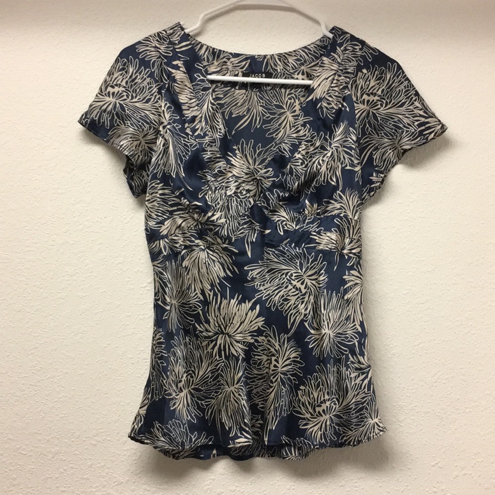 100% silk women’s small petite floral navy top